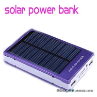 Power Bank на солнечных батареях для телефона и фонарик